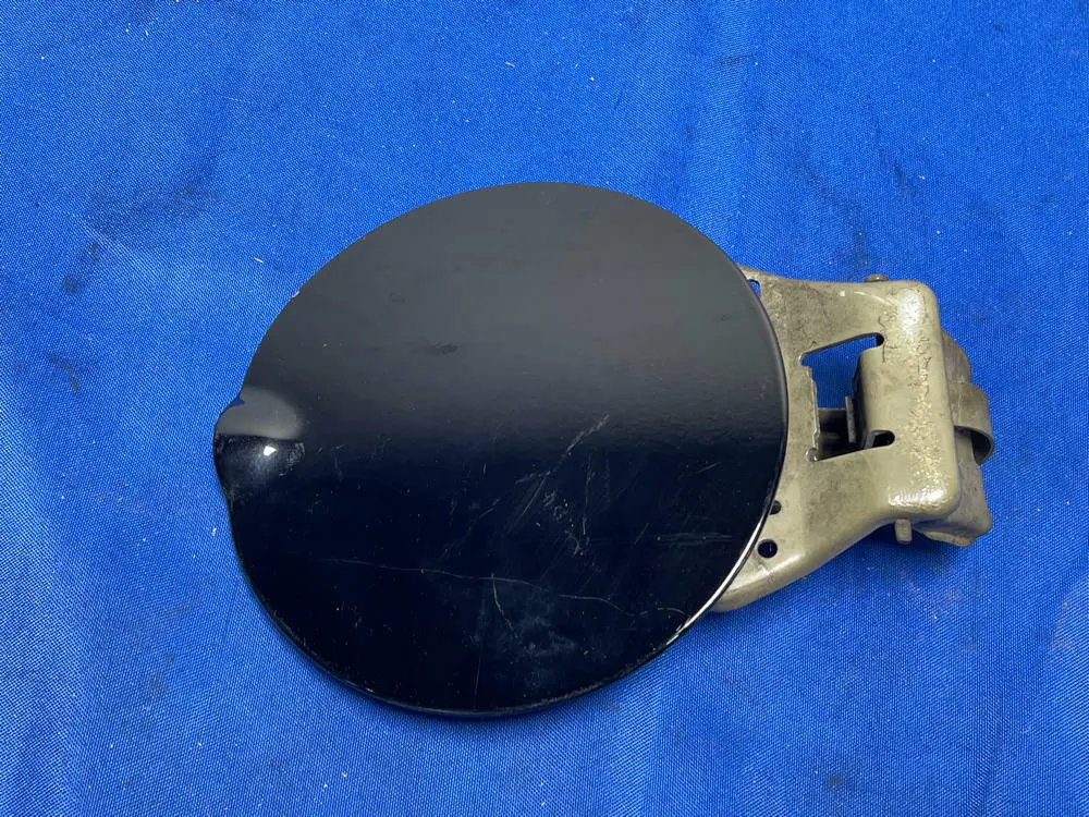 2003-04 Ford Mustang Svt Cobra Fuel Tank Door; Ua Black 175 1