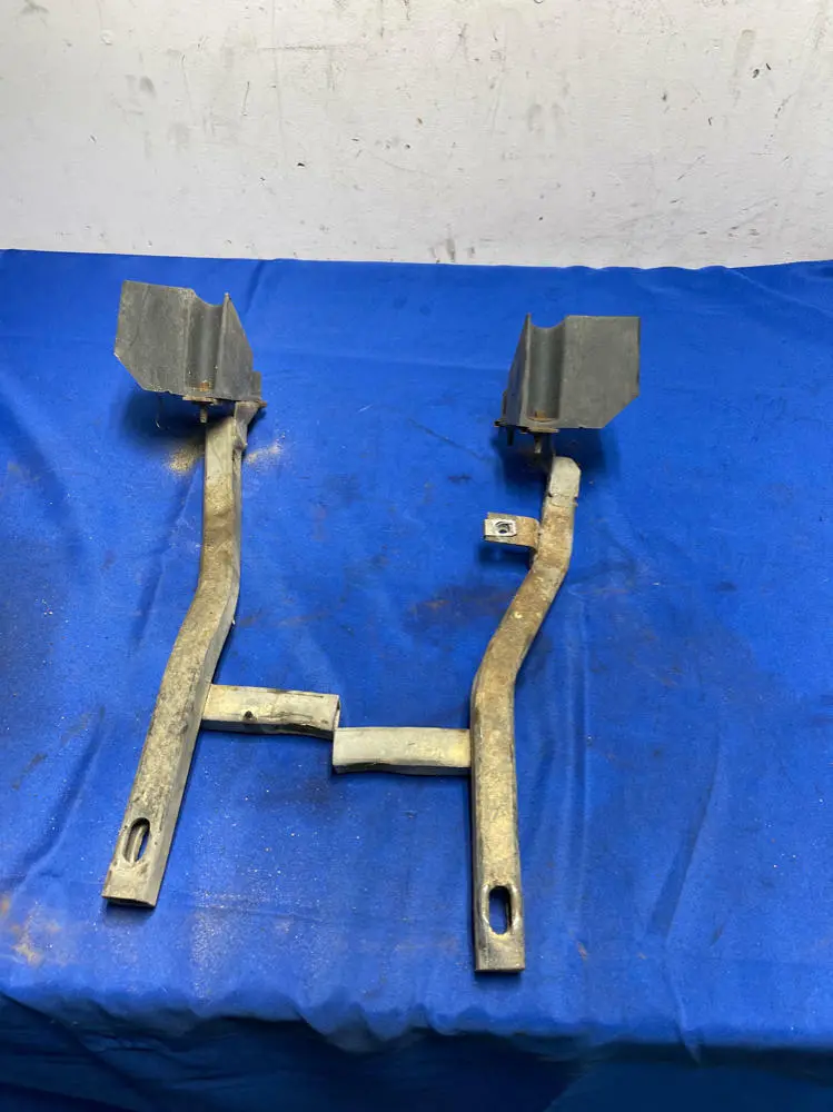 2003-04 Ford Mustang Svt Rear Impact Asborer & Rear Wheel Stops 175 1