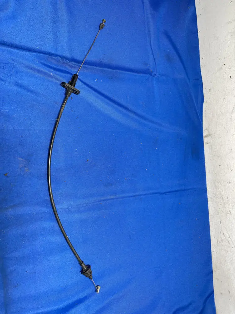 1999-04 Ford Mustang Gt Throttle Cable 178 1
