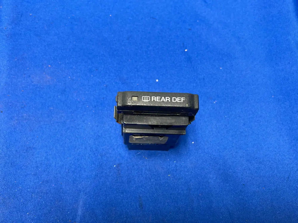 1999-00 Ford Mustang Rear Defrost Button 178 1