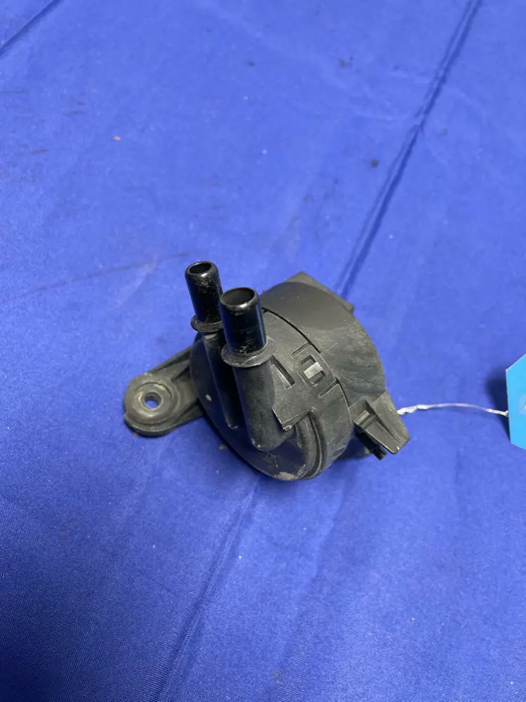2003-04 Ford Mustang Svt Cobra Purge Valve 179 1