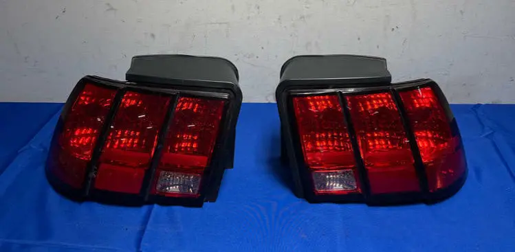 1999-04 Ford Mustang Gt Tail Lights 4.6 V8 177 1
