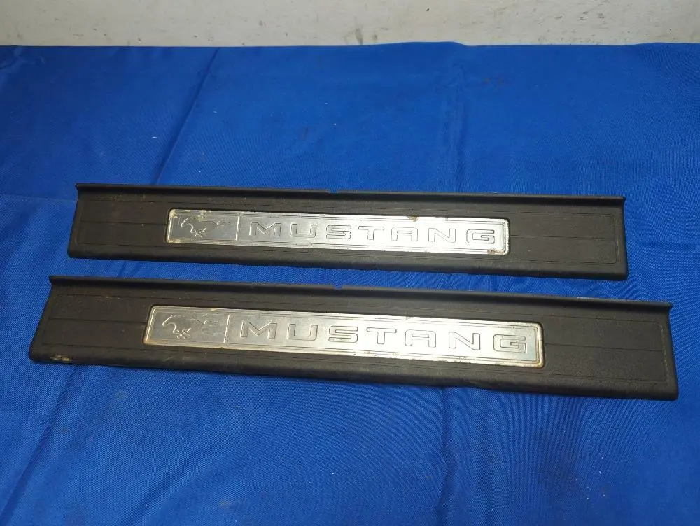 2015-17 Ford Mustang Gt 5.0 Coyote Door Sills 172 1