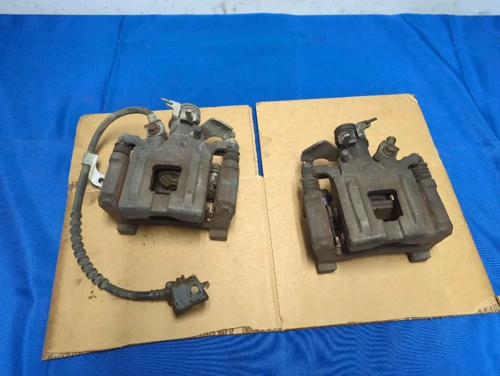 2015-17 Ford Mustang Gt 5.0 Coyote Rear Brake Calipers 172 1