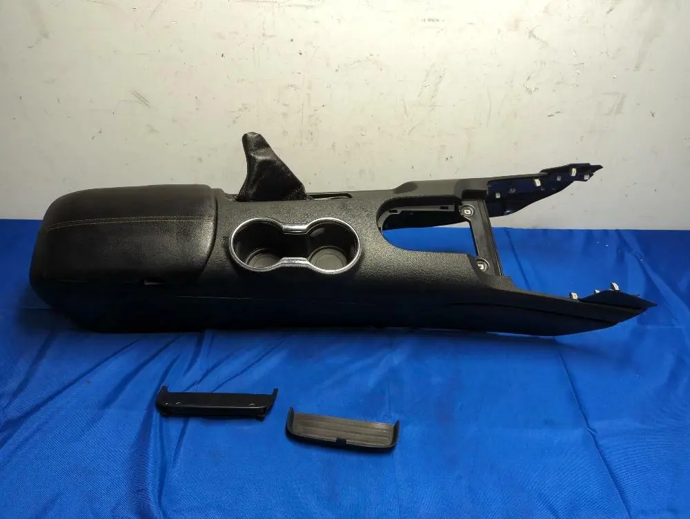 2015-17 Ford Mustang Gt 5.0 Coyote Center Console 172 1