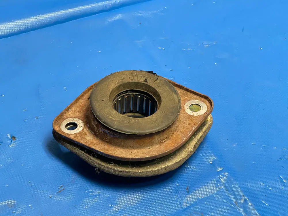 2003-04 Ford Mustang Svt Cobra Firewall Steering Bushing Donut 191 1