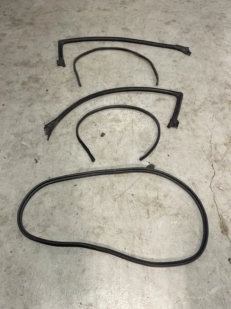 2003-04 Ford Mustang Svt Cobra Coupe Weather Stripping 191 1