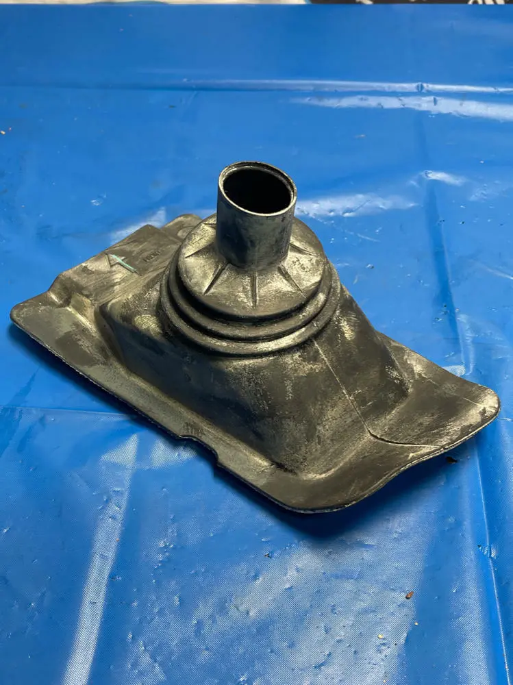 2018-23 Chevrolet Camaro Zl1 Shifter Isolator Boot 169 1