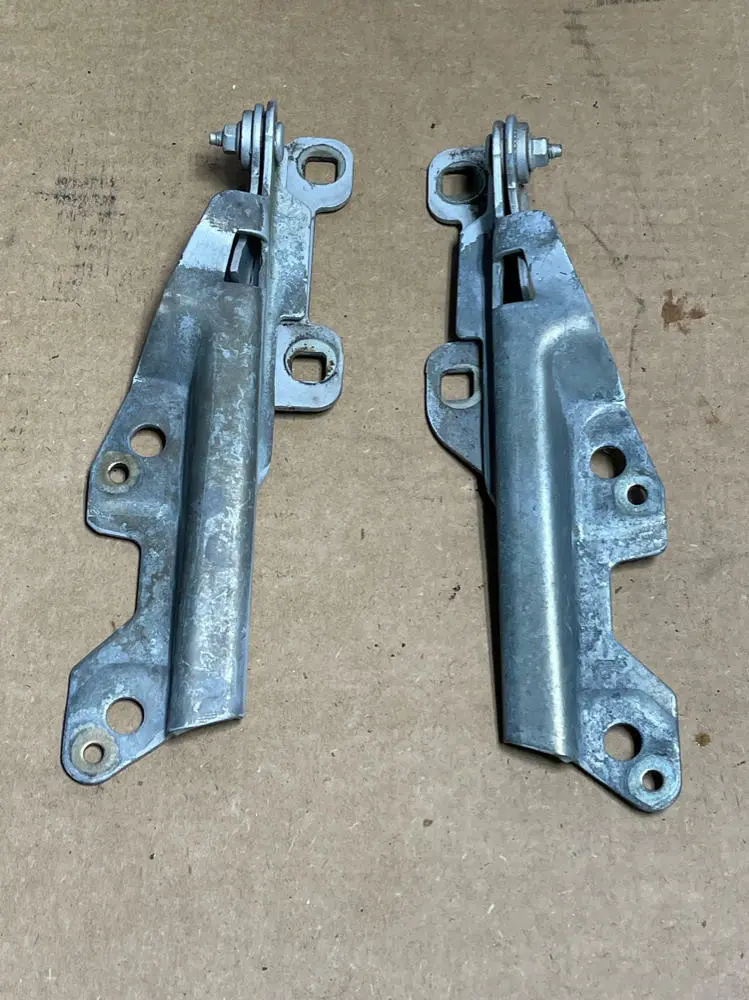1999-04 Ford Mustang  Oem Hood Hinges Np 1