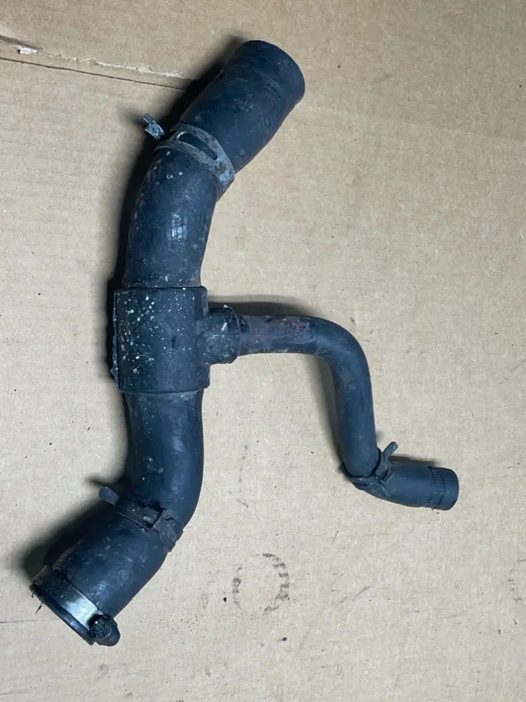 1999-04 Ford Mustang Gt 4.6 Lower Radiator Hose 189 1