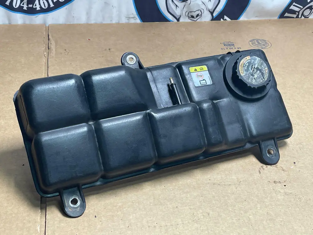 1999-04 Ford Mustang Gt Coolant Reservoir W/ Cap 189 1