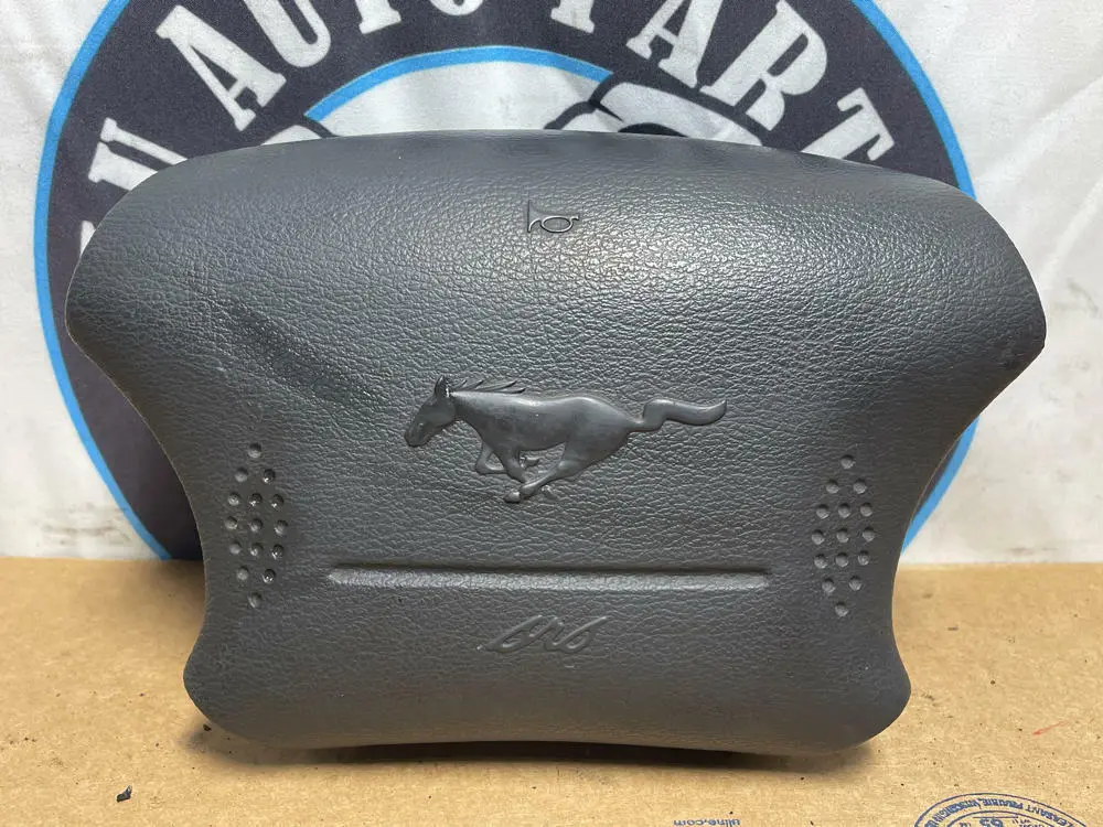 1999-04 Ford Mustang Gt 4.6 Drivers Air Bag 189 1