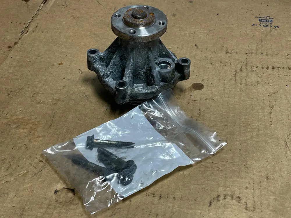 1999-04 Ford Mustang Gt 4.6 Water Pump 189 1