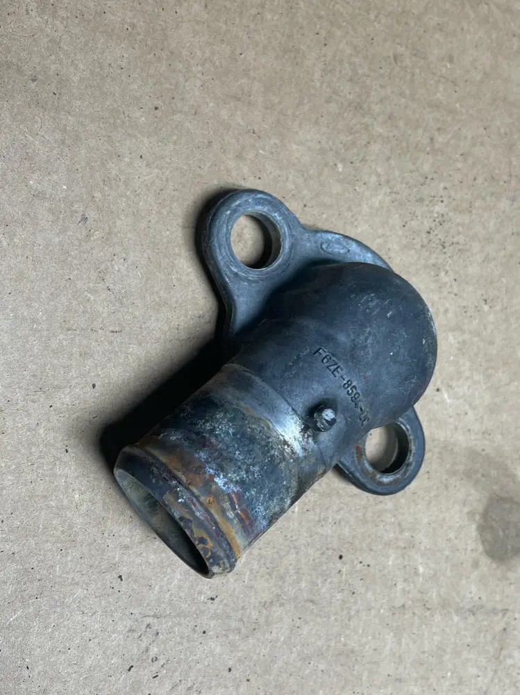 1999-04 Ford Mustang Gt 4.6 2V Thermostat Housing 189 1