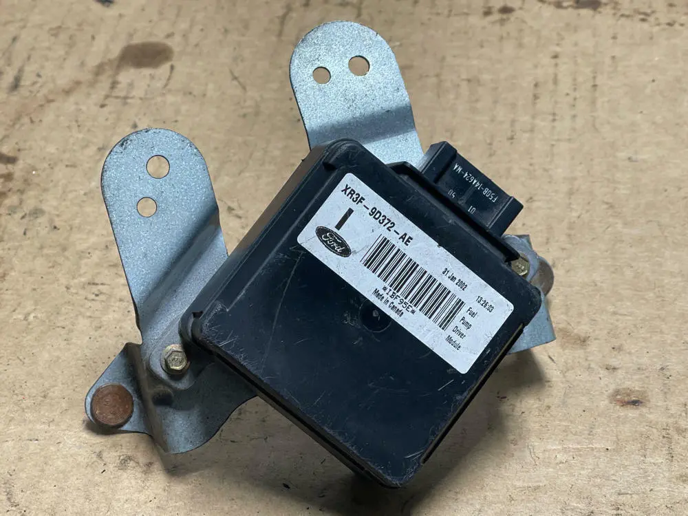 1999-04 Ford Mustang Gt 4.6 Fuel Pump Driver Module 189 1