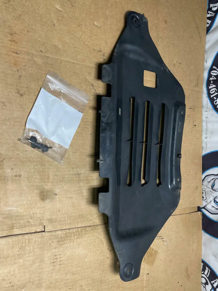 2015-17 Ford Mustang Gt Under Carriage Engine Sheild 193 1