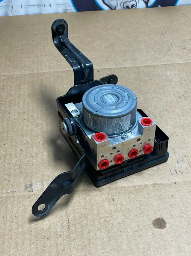 2015-23 Ford Mustang Abs Module 197 1