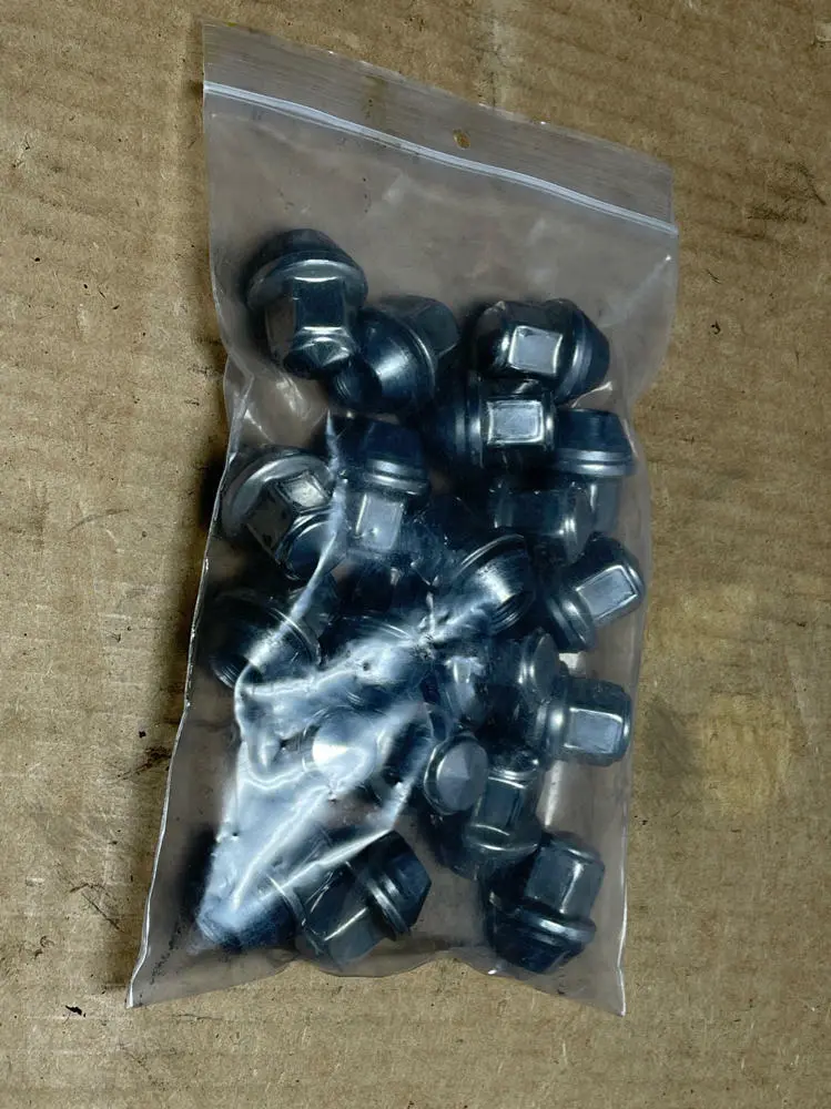 2015-17 Ford Mustang Gt Lug Nuts Set (Oem) 193 1