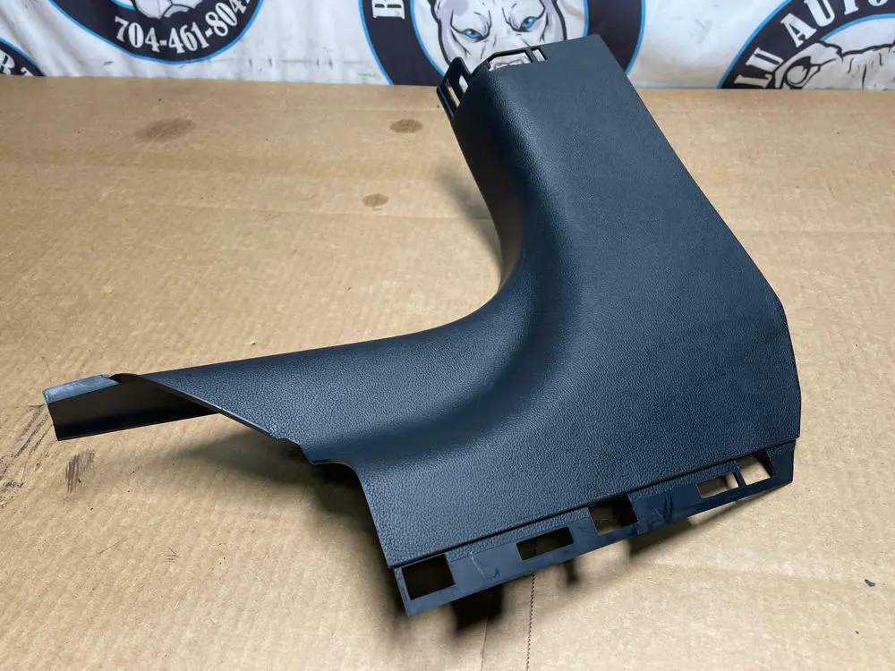 2018-23 Ford Mustang Gt Passenger Rh Kick Panel (1) 194 1