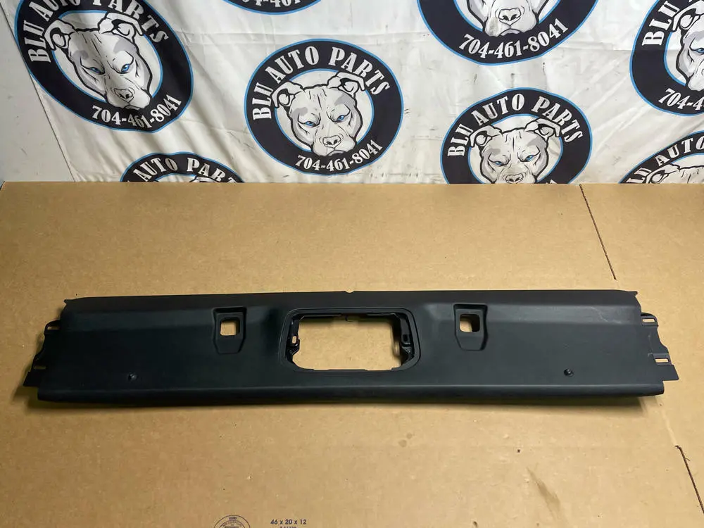 2018-23 Ford Mustang Gt Convertible Trim Panel Middle 206 1