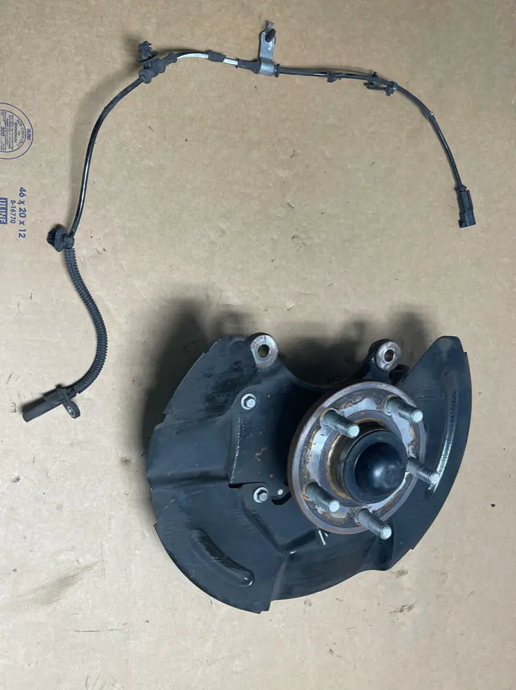 2018-23 Ford Mustang Gt Front Passenger Rh Spindle W/ Abs Sensor 206 1