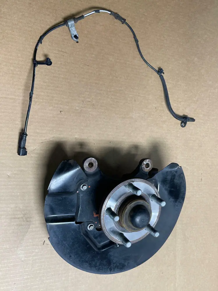 2015-17 Ford Mustang Rh Passenger Spindle 210 1