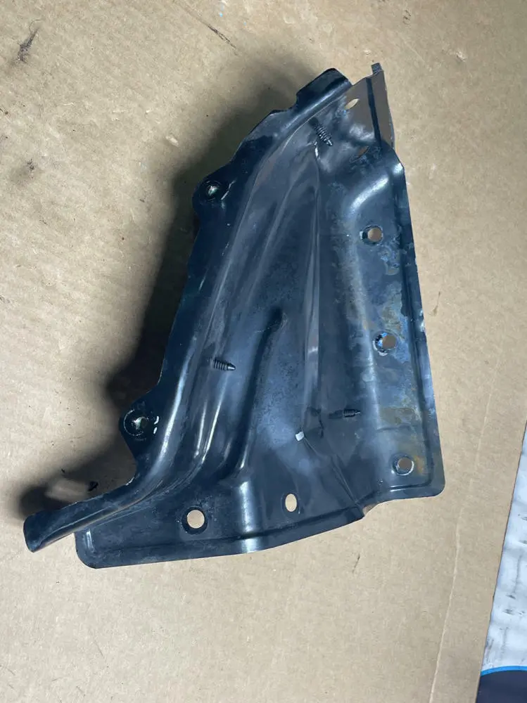 2015-17 Ford Mustang Battery Tray Support 210 1