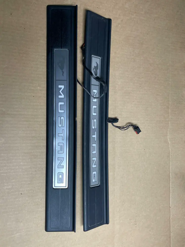 2015-17 Ford Mustang Illuminated Door Sills 210 1
