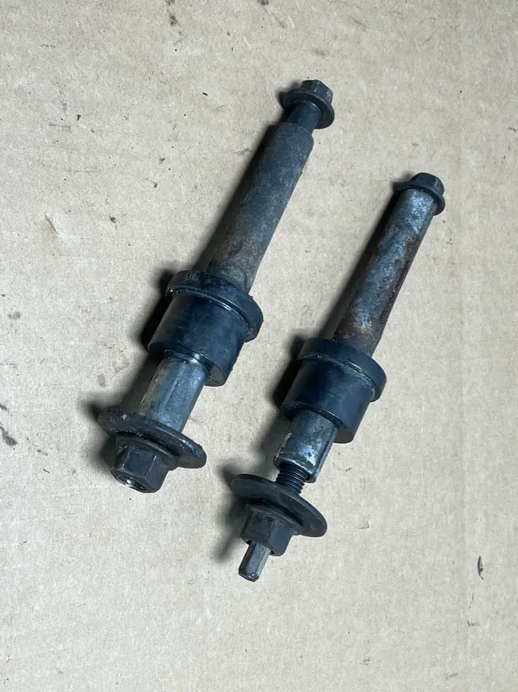 2003-04 Ford Mustang Svt Cobra Steering Rack Bolts & Sleeves 218 1