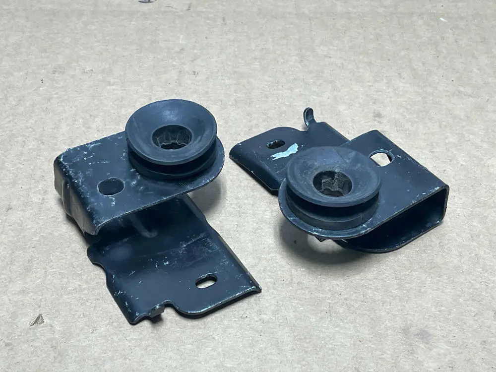 2003-04 Ford Mustang Svt Cobra Radiator Brackets 218 1