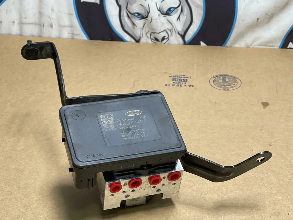 2018-23 Ford Mustang Abs Module 204 1