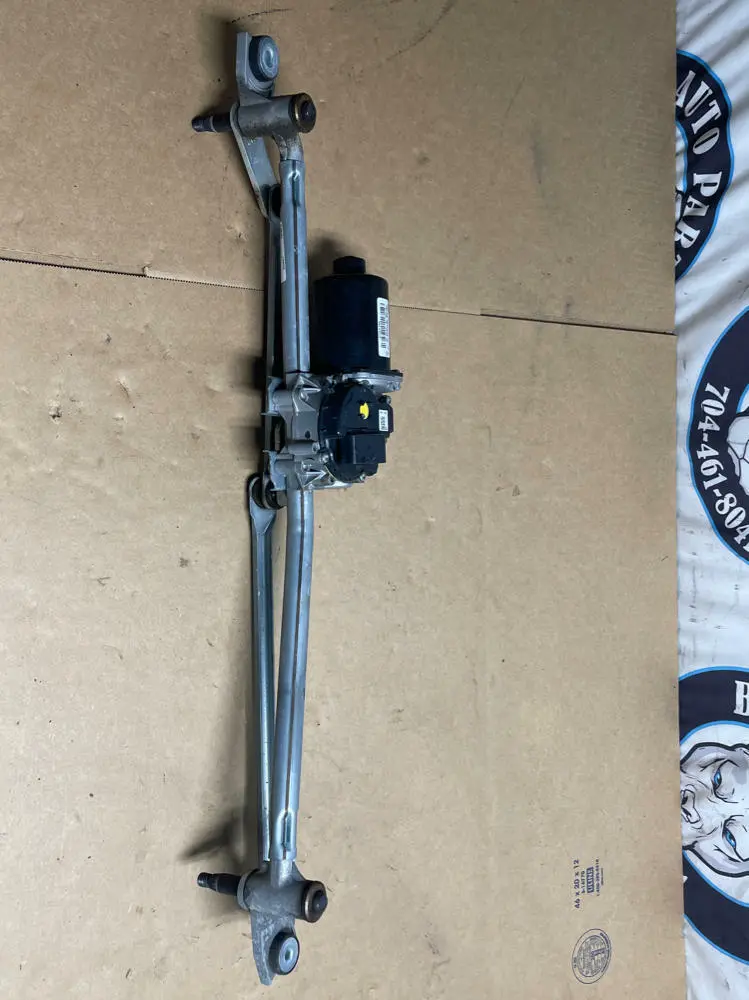 2015-17 Ford Mustang Wiper Motor Assembly 198 1
