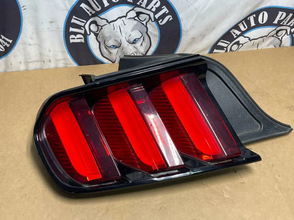 2015-17 Ford Mustang Gt Oem Driver Lh Tail Light 198 1
