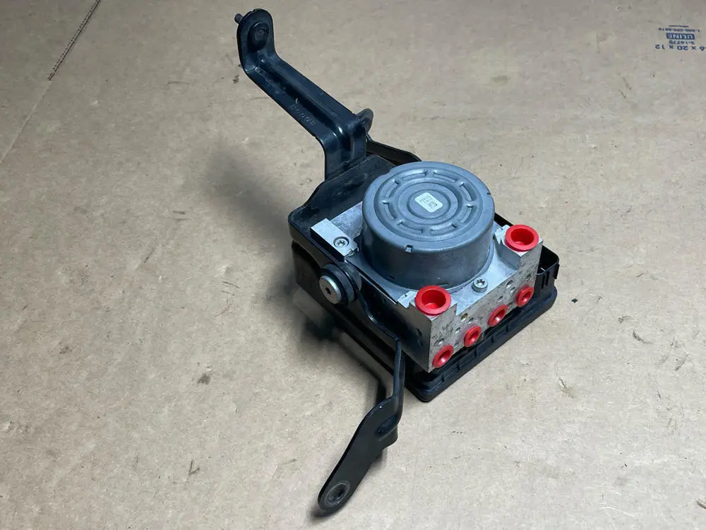 2015-17 Ford Mustang Abs Module 198 1