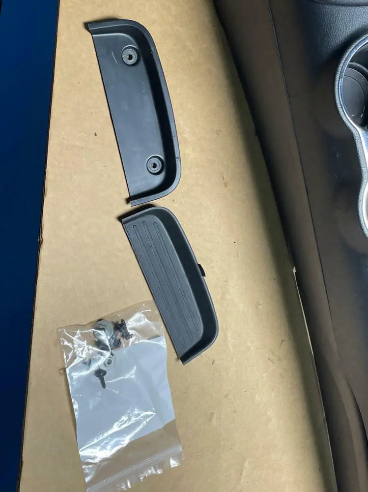 2015-17 Ford Mustang Center Console Assembly 198 2