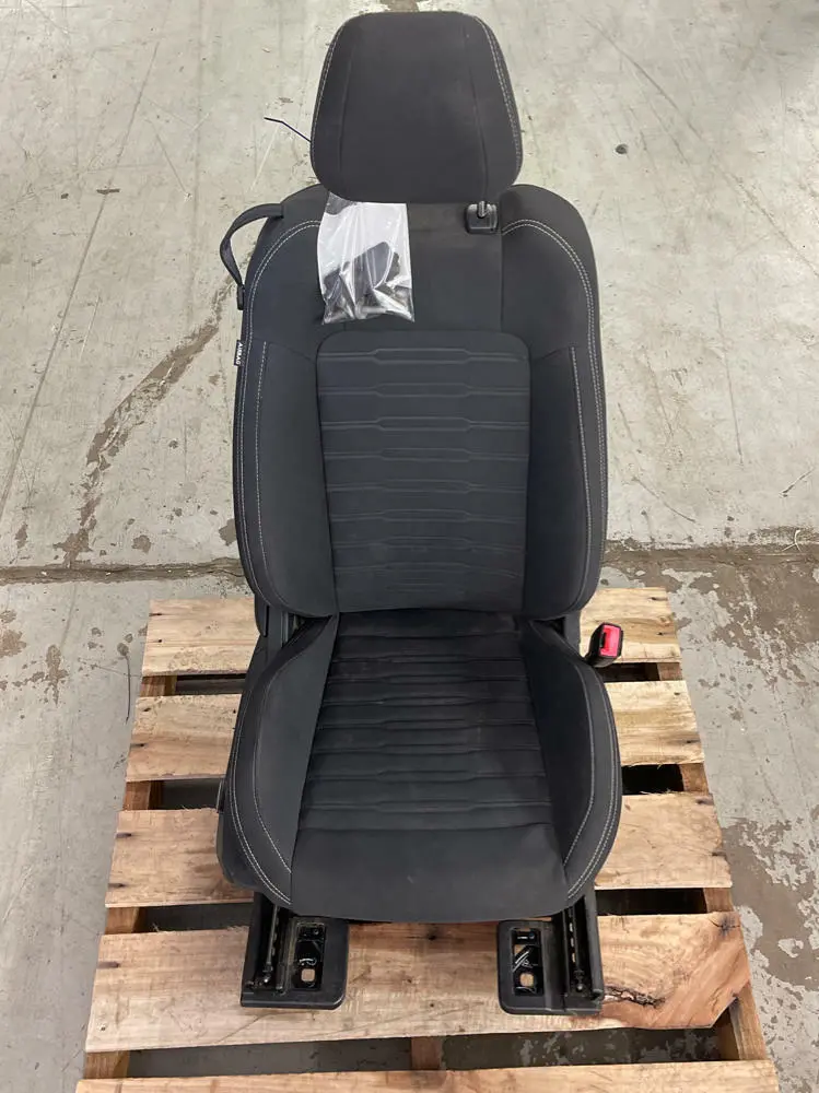 2015-17 Ford Mustang Cloth Front Passenger Seat White Stiching 198 1