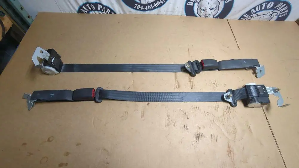 2003-04 Ford Mustang Svt Cobra Rear Seat Belts Pair Coupe 220 1