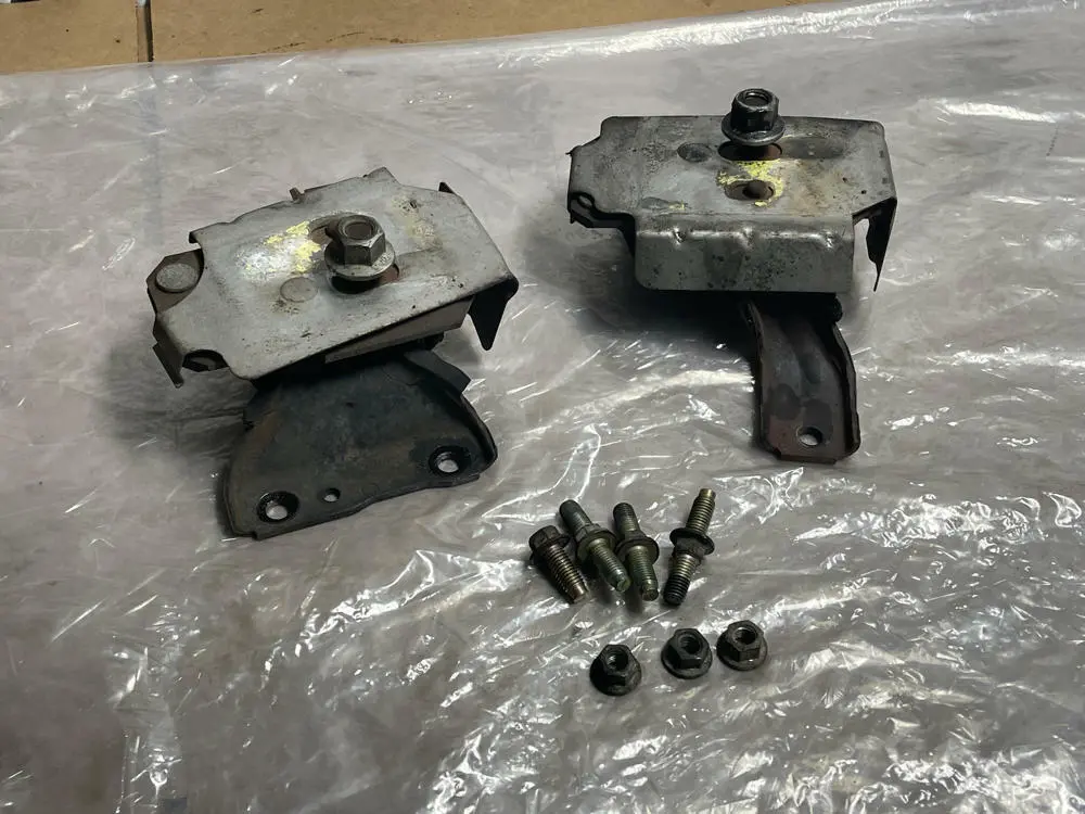 2003-04 Ford Mustang Svt Cobra 4.6 4V Motor Mounts 221 1