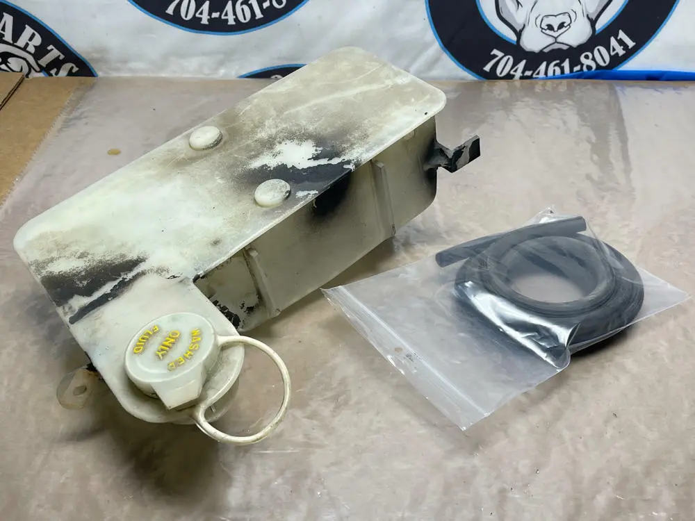 1987-93 Ford Mustang Gt Wiper Fluid Reservoir 201 1