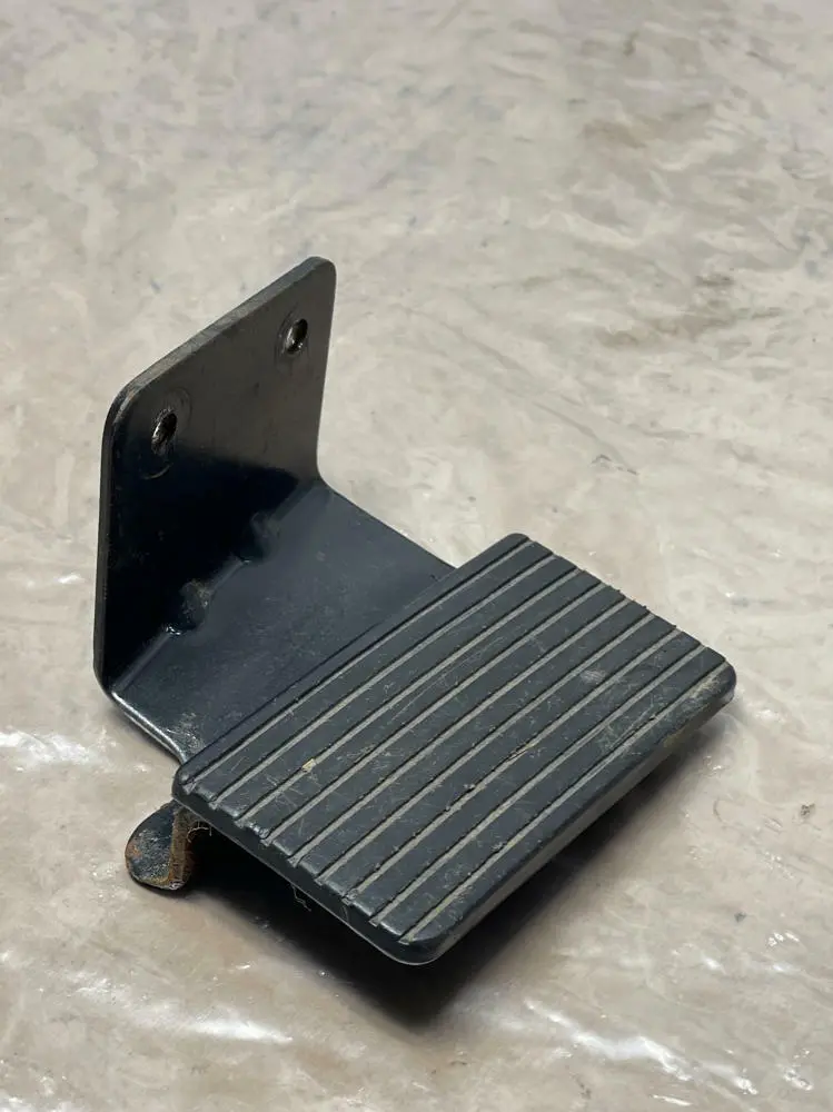1987-93 Ford Mustang Gt Dead Pedal 201 1