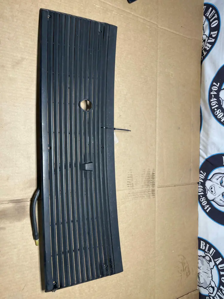 1987-93 Ford Mustang Gt Wiper Cowl Trim 201 1