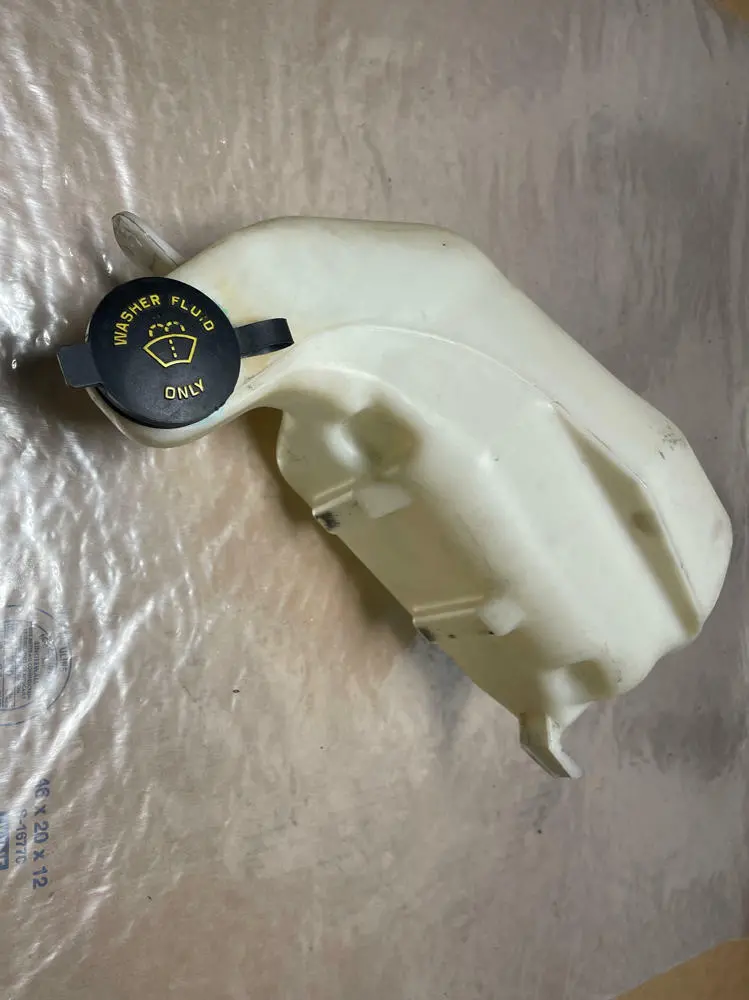 2003-04 Ford Mustang Svt Cobra Wiper Fluid Reservoir 208 1