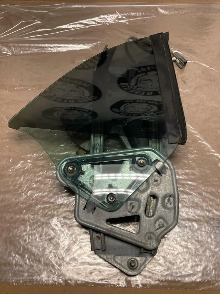 2003-04 Ford Mustang Svt Cobra Convertible Rear Right Quarter Window 208 1