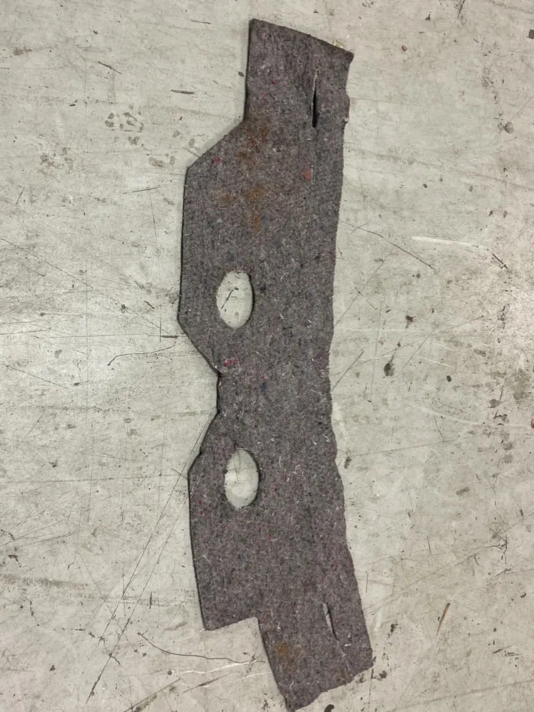 2003-04 Ford Mustang Svt Cobra Under Seat Insulator 208 1
