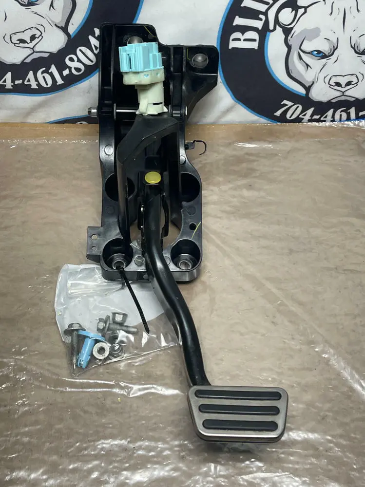 2015-23 Ford Mustang  Automatic 10R80 Pedal Assembly 212 1