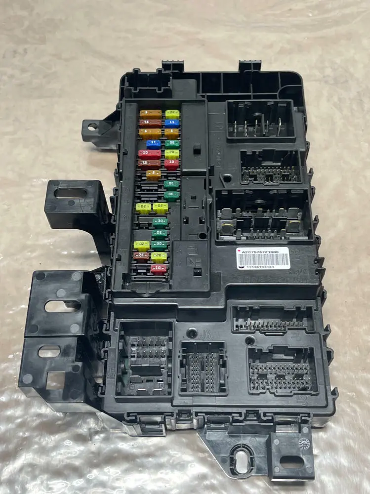 2019-23 Ford Mustang Body Control Module 10R80 1