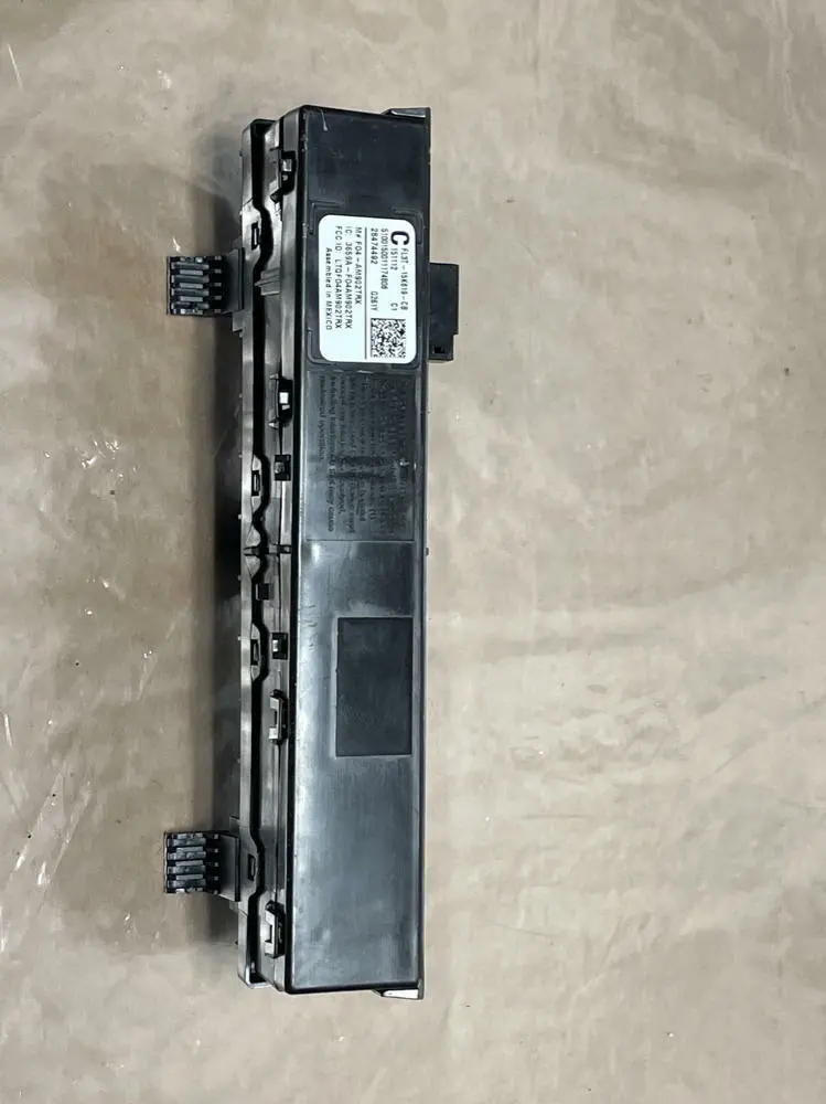2015-17 Ford Mustang Gt V6 Smart Key Antenna Module Fl3t-15K619-Cb 214 1