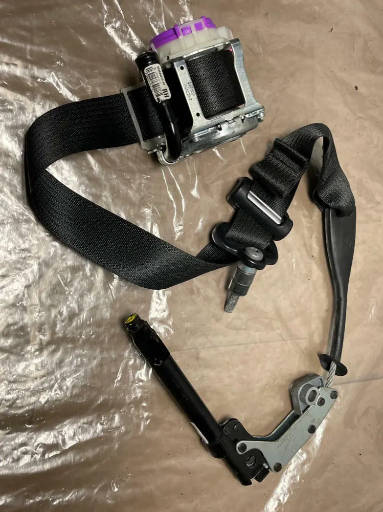 2015-17 Ford Mustang Gt S550 Coyote Rh Front Seat Belt Assembly 222 1