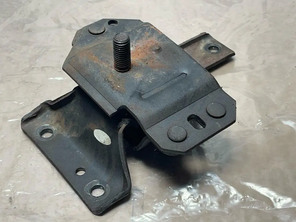 2003-04 Ford Mustang Svt Cobra 4.6 4V Motor Mount (Only 1)- 114K Miles 225 1
