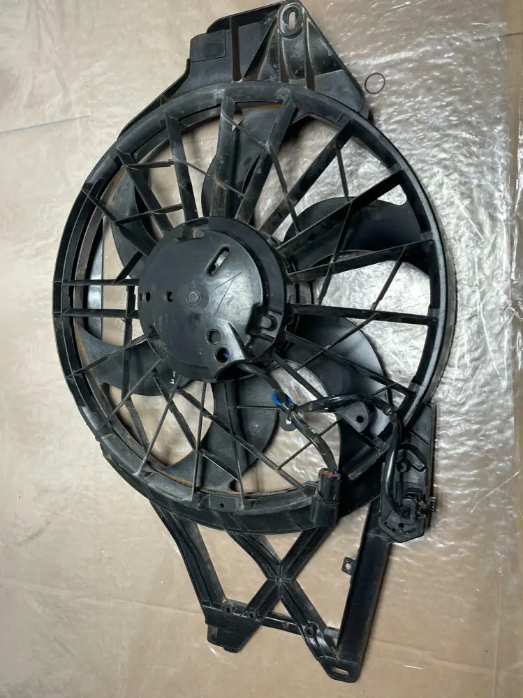 2003-04 Ford Mustang Svt Cobra Replacement 4.6 4V Fan & Shroud Assembly 225 1